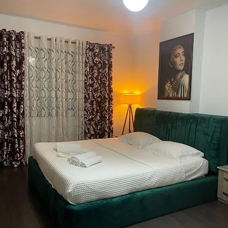 Eden Apartment *